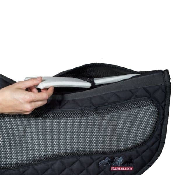 Karlslund zadeldek met 3 inlagen 1 Karlslund zadeldek met 3 inlagen