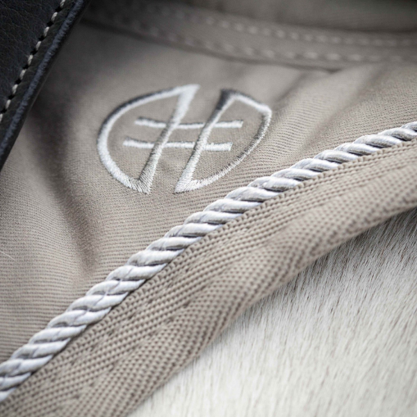 Hrimnir relief zadeldek