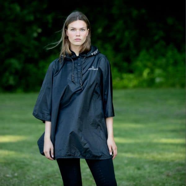 Equipage Lala regenponcho (4) Equipage Lala regenponcho